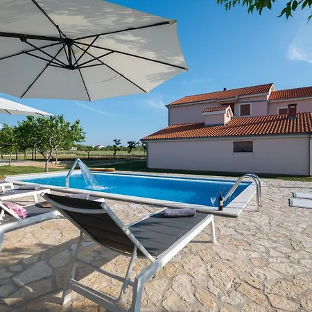 Skoblara Ii * Privlaka (Zadar)